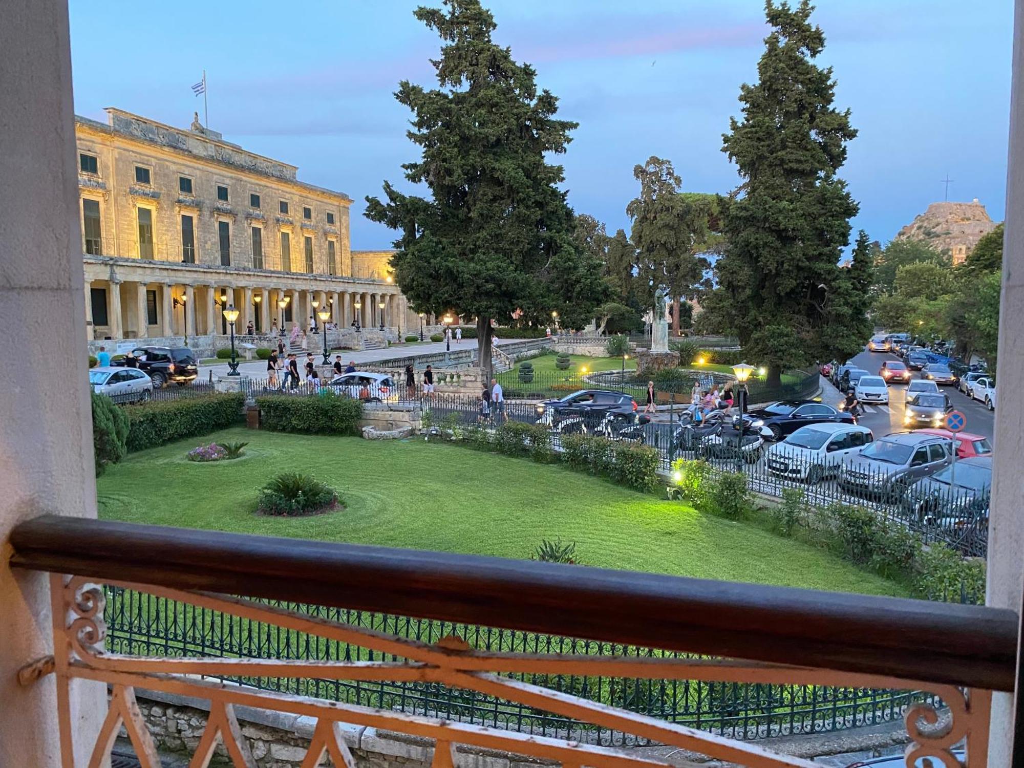 Palazzo Luxury Suite - View To Liston Square & Old Fortress Of Corfu Old Town Екстериор снимка