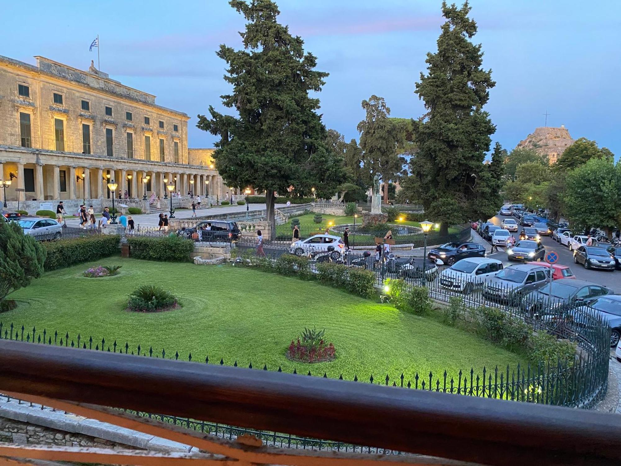 Palazzo Luxury Suite - View To Liston Square & Old Fortress Of Corfu Old Town Екстериор снимка